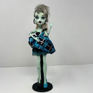 Mattel Monster High Frankie Stein Sweet 1600 Fashion Doll Articulated 2008 Toy